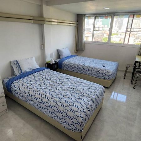 Apartment A4 Dindaeng Bangkok Bagian luar foto