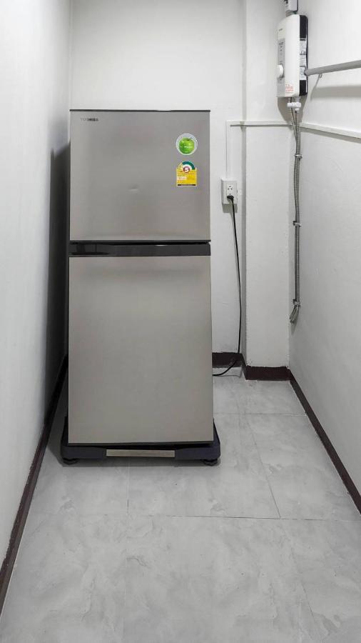 Apartment A4 Dindaeng Bangkok Bagian luar foto