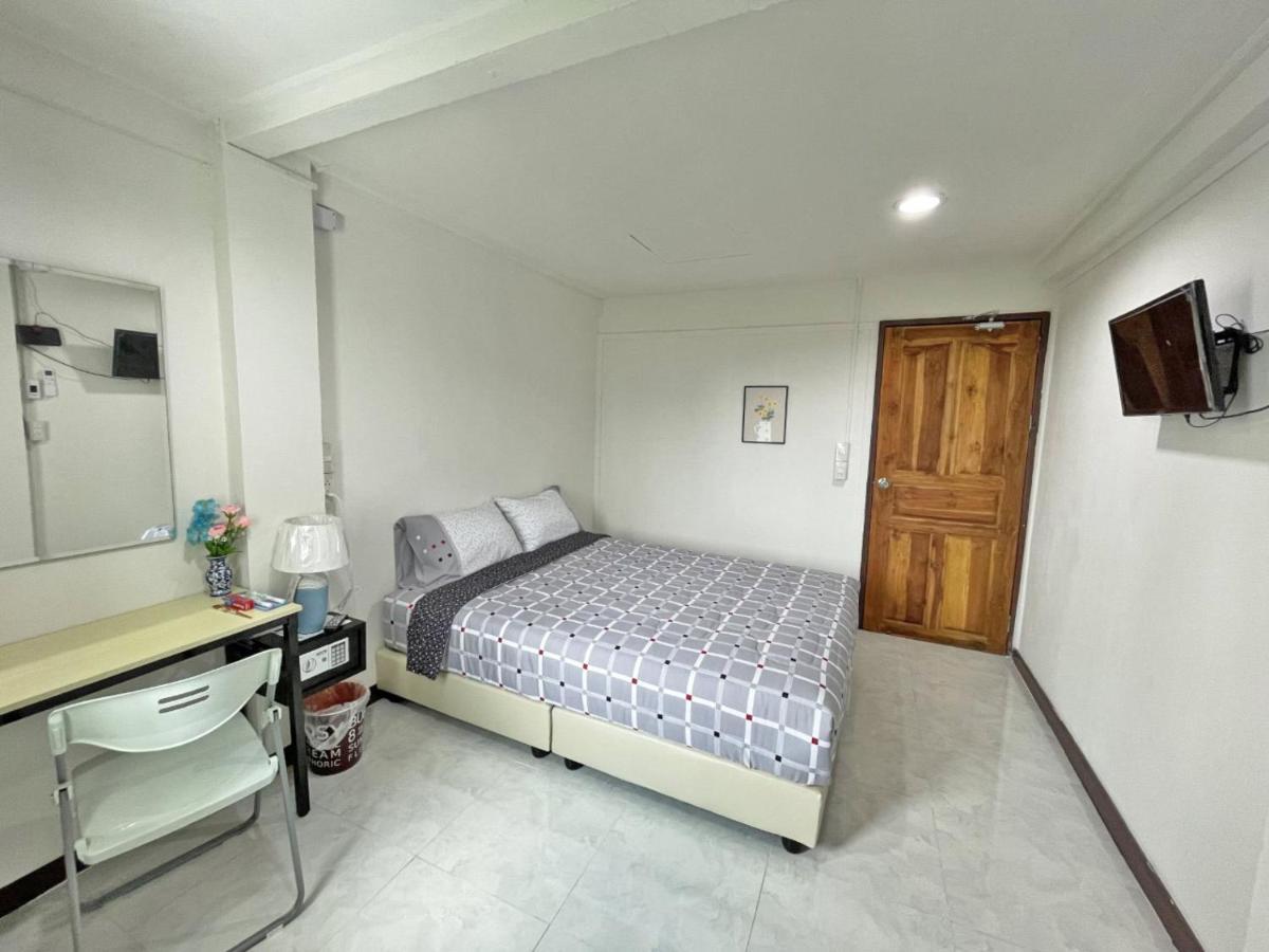 Apartment A4 Dindaeng Bangkok Bagian luar foto