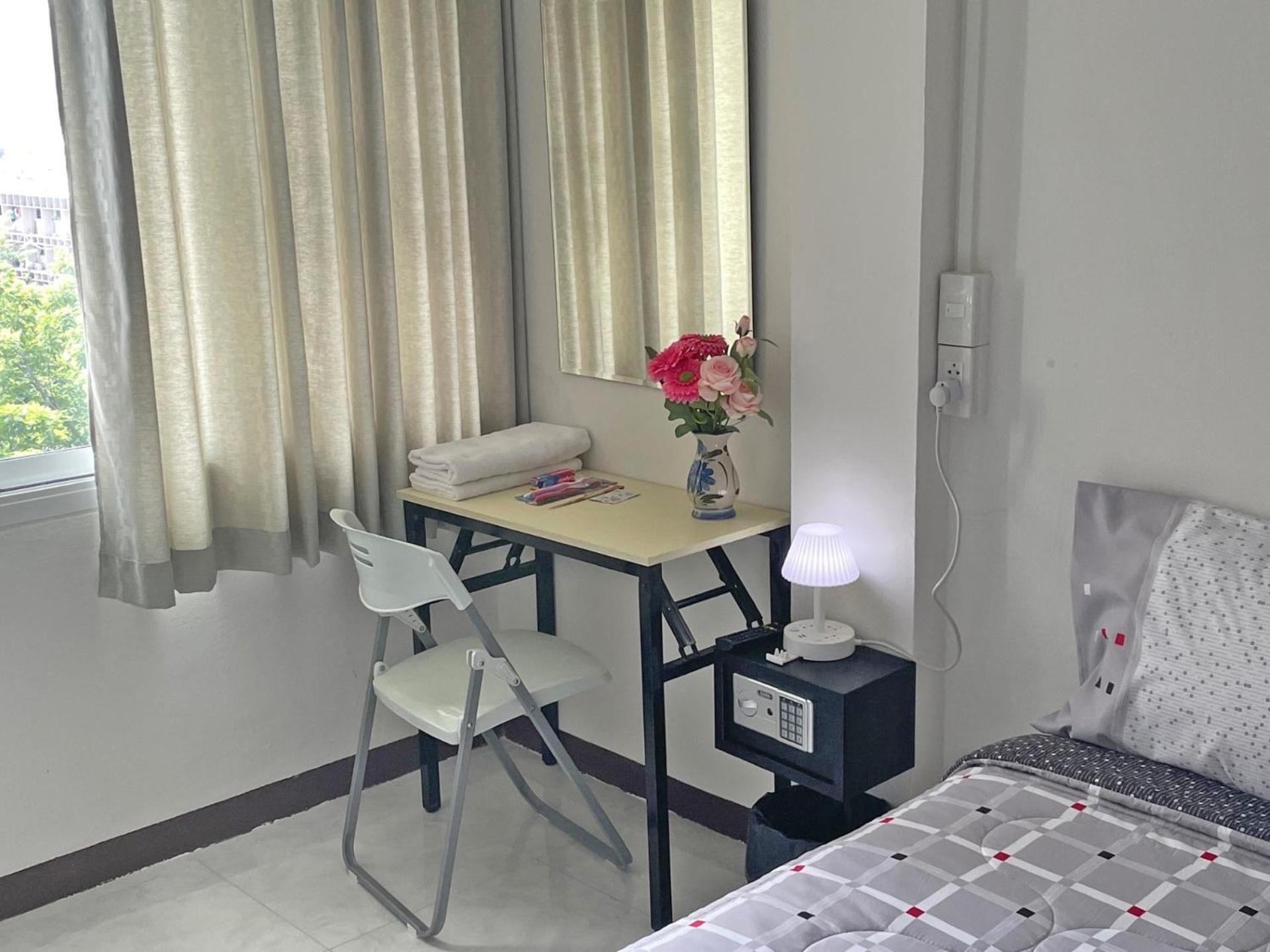 Apartment A4 Dindaeng Bangkok Bagian luar foto